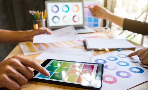 multiple-hands-choosing-colors